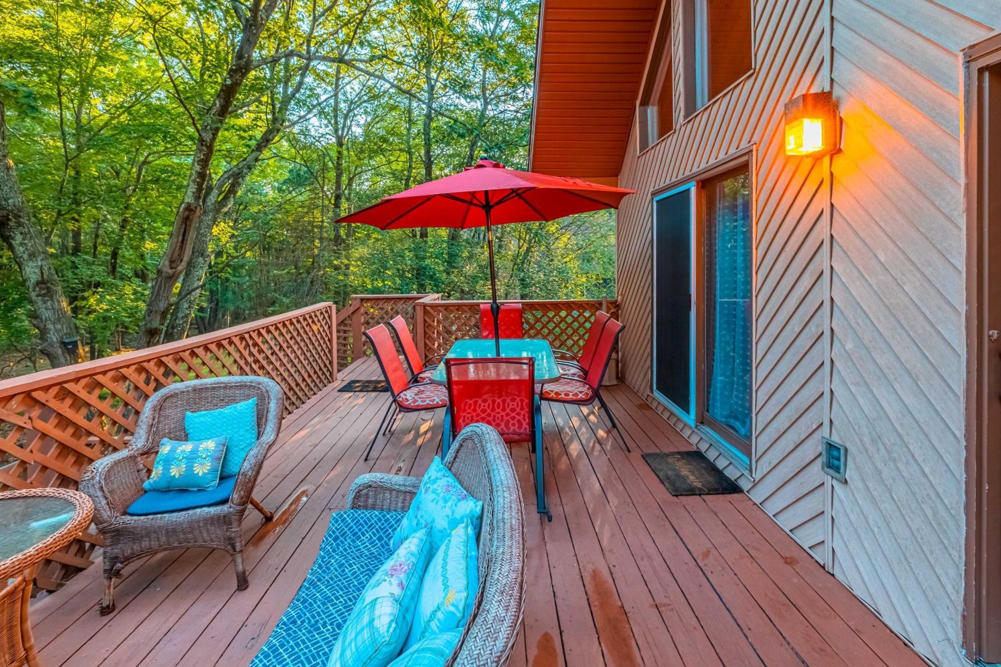Poconos Ski Retreat With Sauna, Hot Tub, And Game Room Lake Harmony Exteriör bild