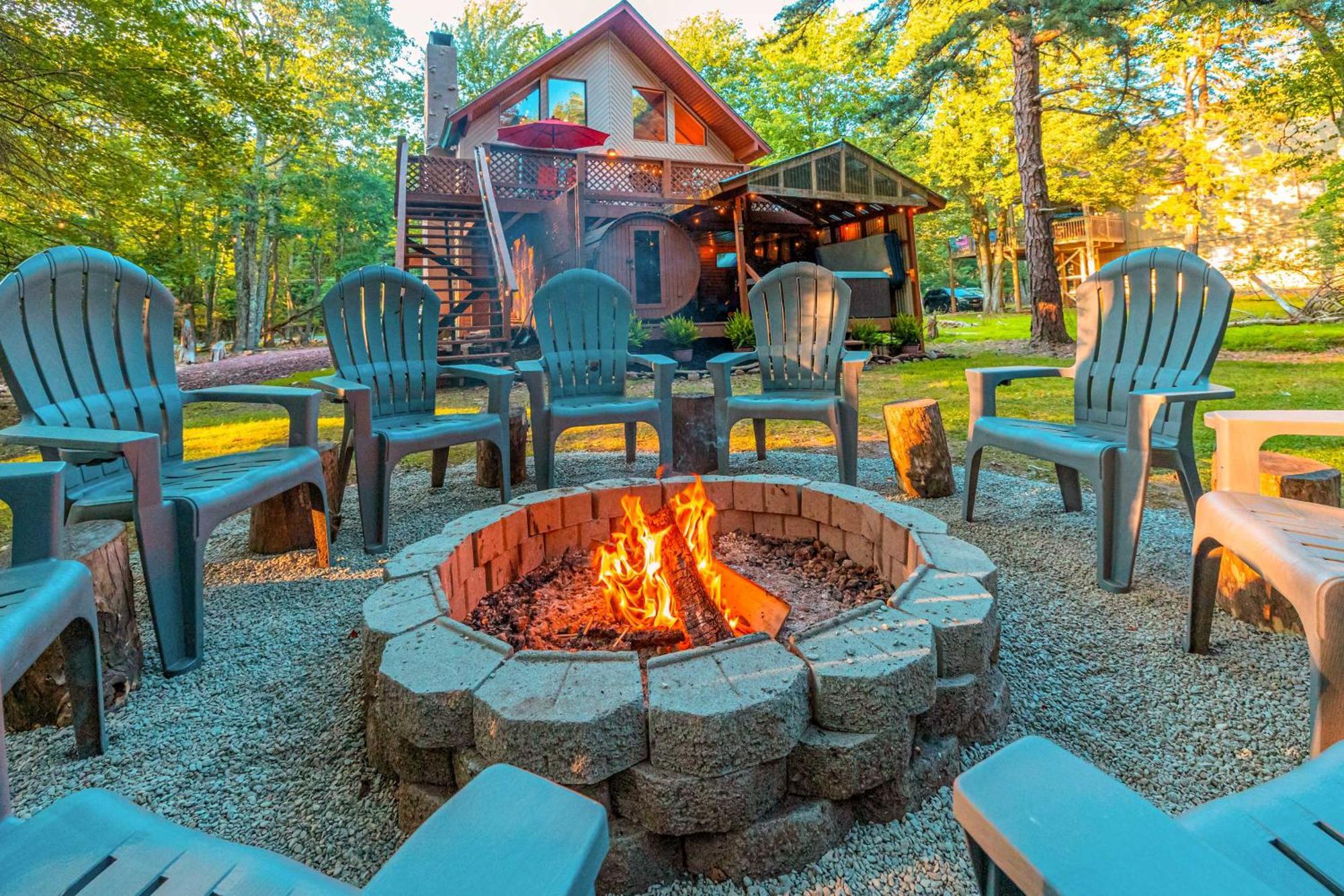 Poconos Ski Retreat With Sauna, Hot Tub, And Game Room Lake Harmony Exteriör bild
