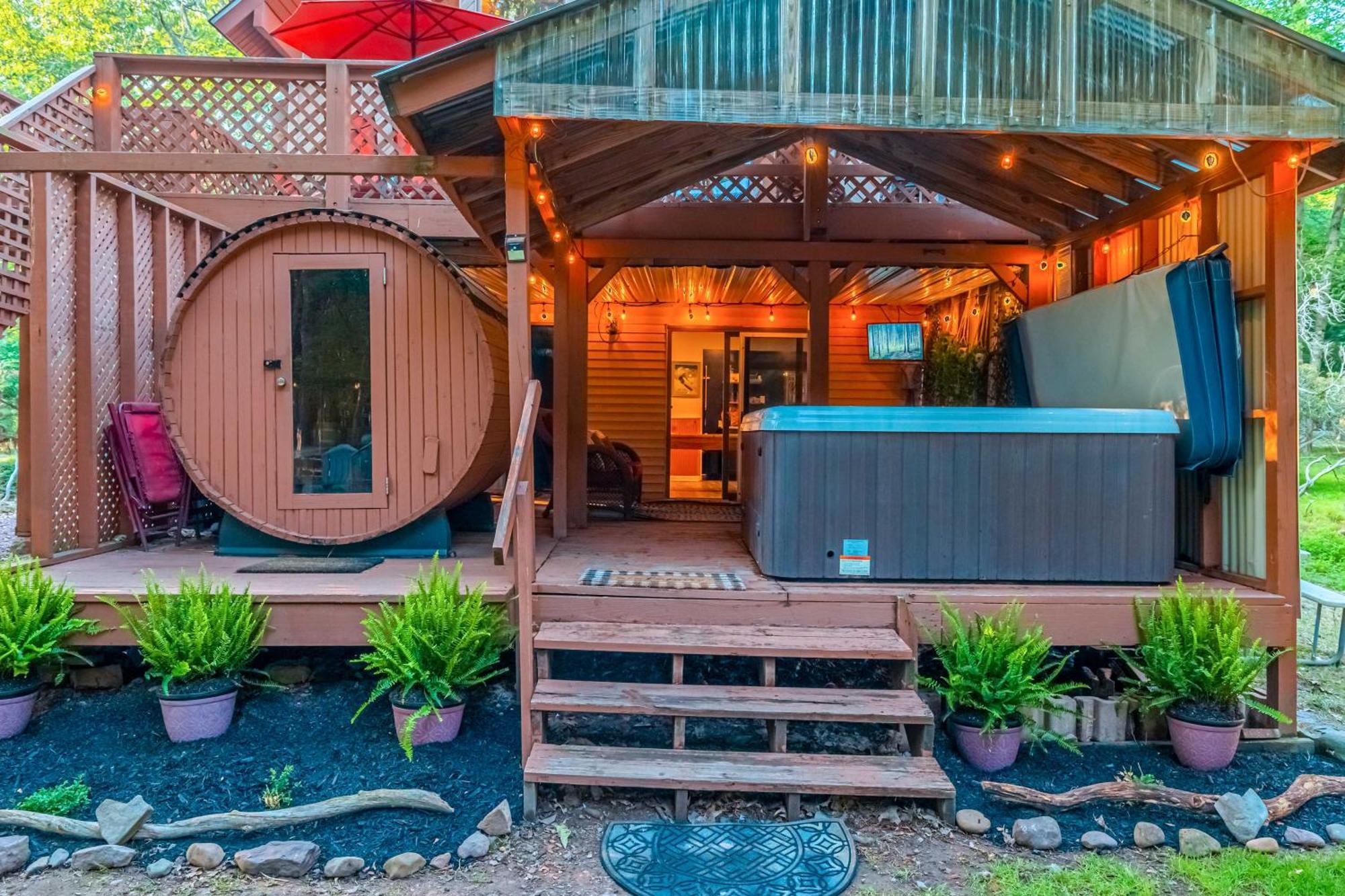 Poconos Ski Retreat With Sauna, Hot Tub, And Game Room Lake Harmony Exteriör bild
