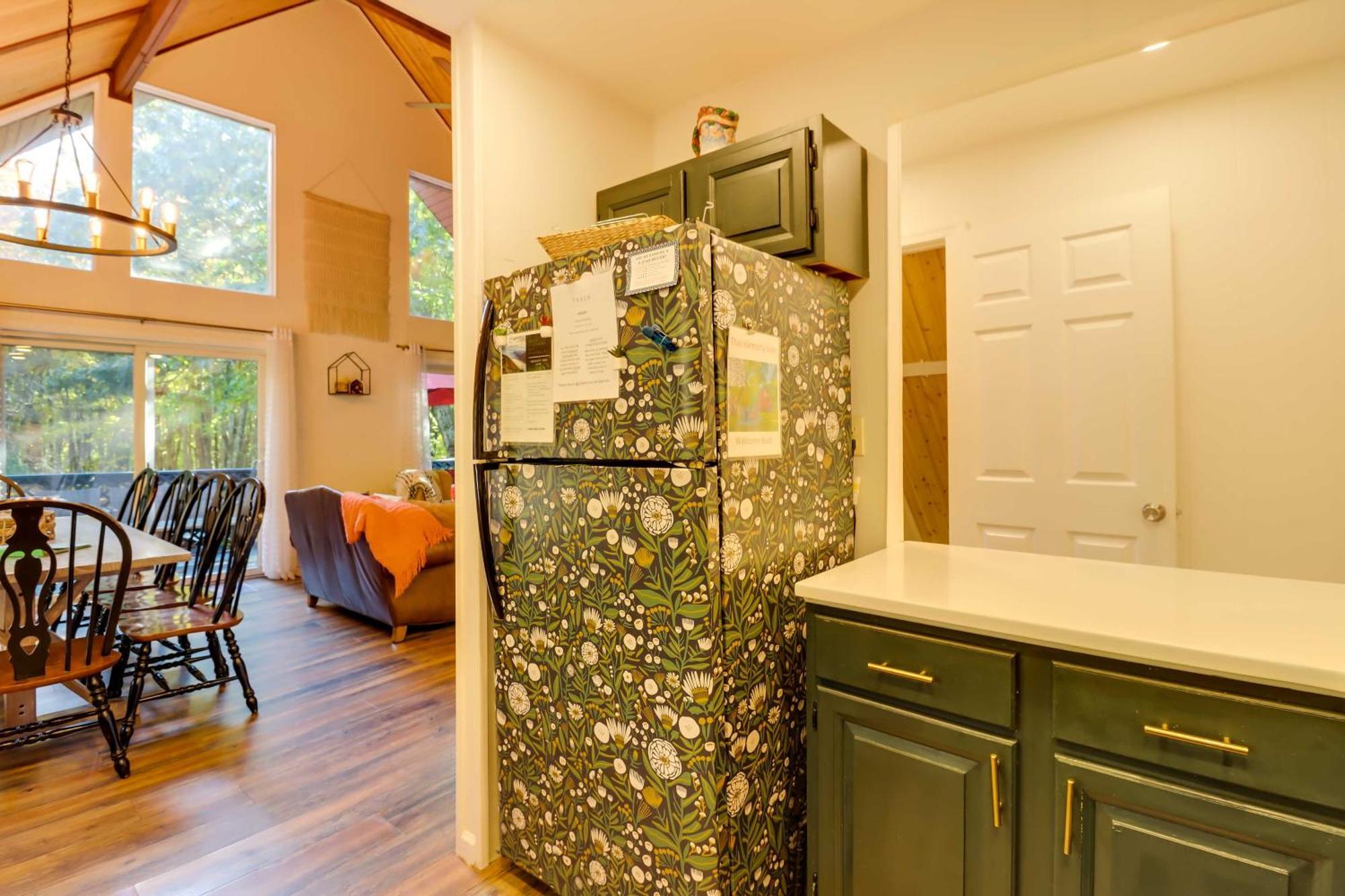 Poconos Ski Retreat With Sauna, Hot Tub, And Game Room Lake Harmony Exteriör bild