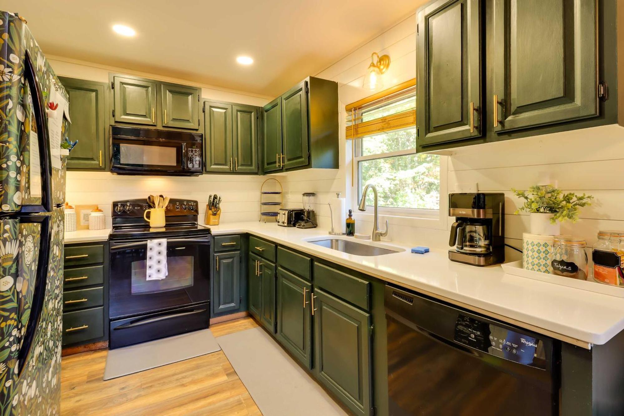 Poconos Ski Retreat With Sauna, Hot Tub, And Game Room Lake Harmony Exteriör bild